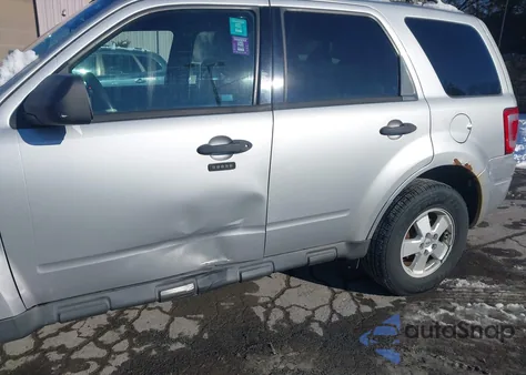 2011 Ford Escape Xlt z USA, uszkodzony, nr VIN 1FMCU9D73BKB50619